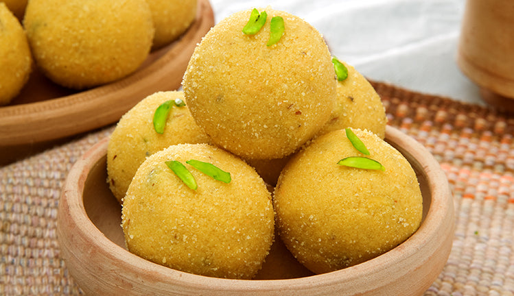 Chakkiwalle Sweets Besan Laddoo Premium | Made with Pure Desi Ghee | Handcrafted Indian Traditional Sweets | Authentic Laddu Taste