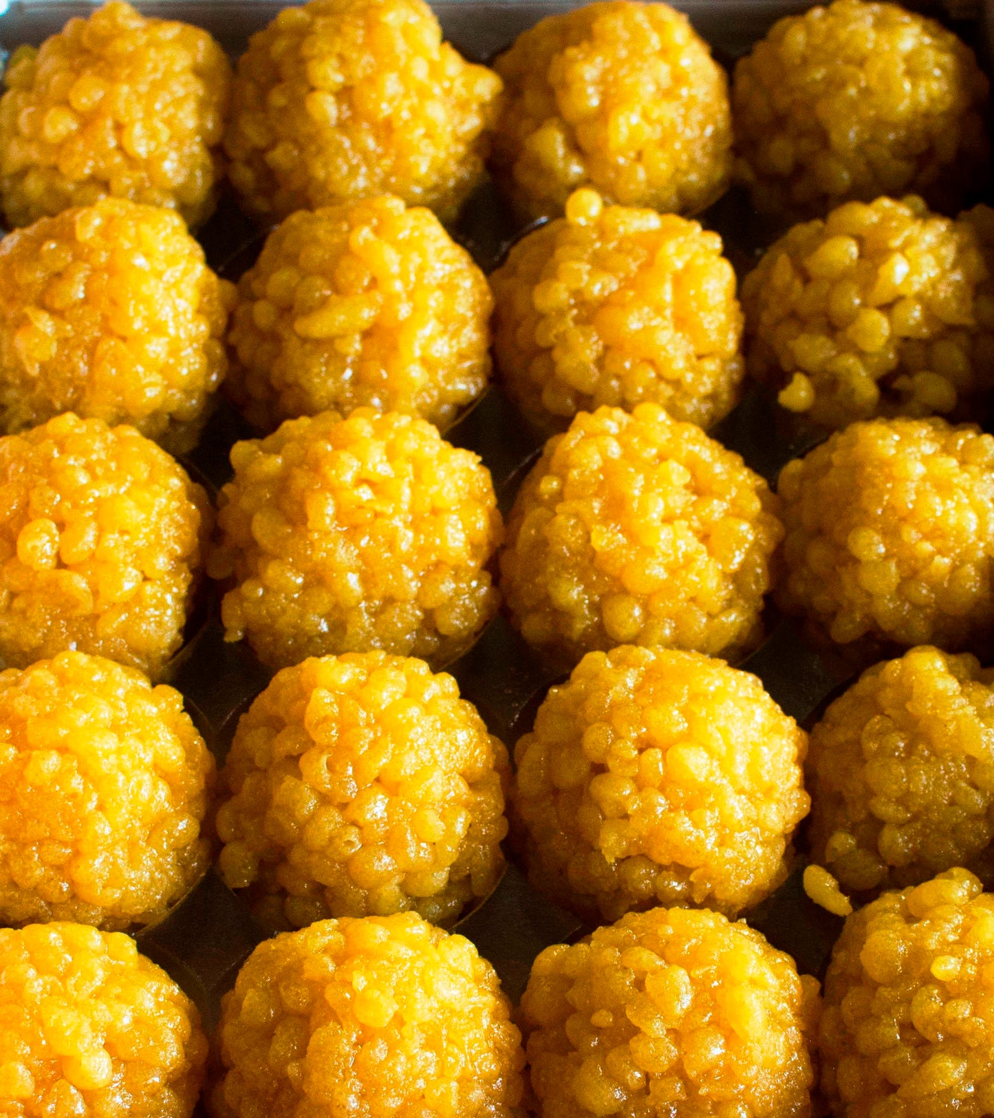 Chakkiwalle Chogni Ke Laddu | Desi Ghee Preparation | Traditionally Rajasthani Laddu | Moti Boondi