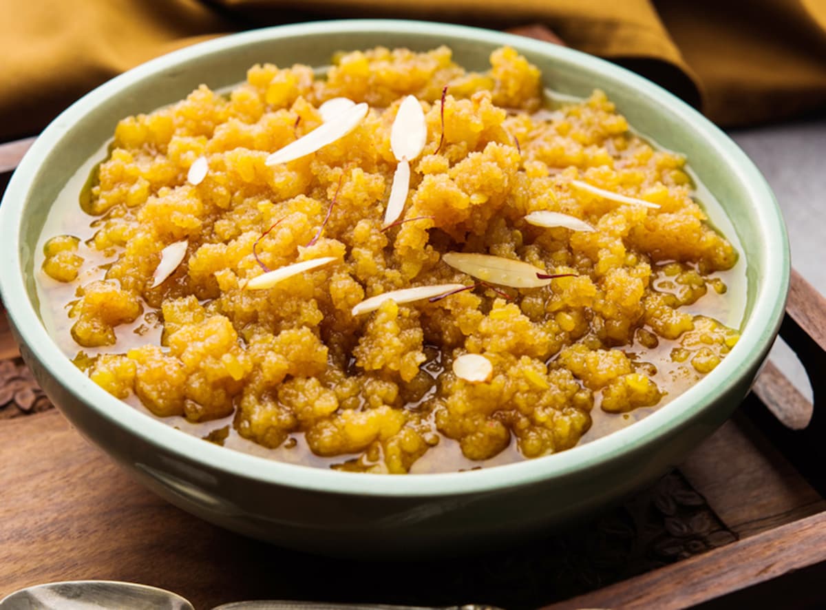Chakkiwalle Moong Dal Halwa Ready To Eat | Just Heat & Eat | Soft & Delicious Halwa Open & Eat | Halwa ready in 5 min | Mouth-Watering Sweet