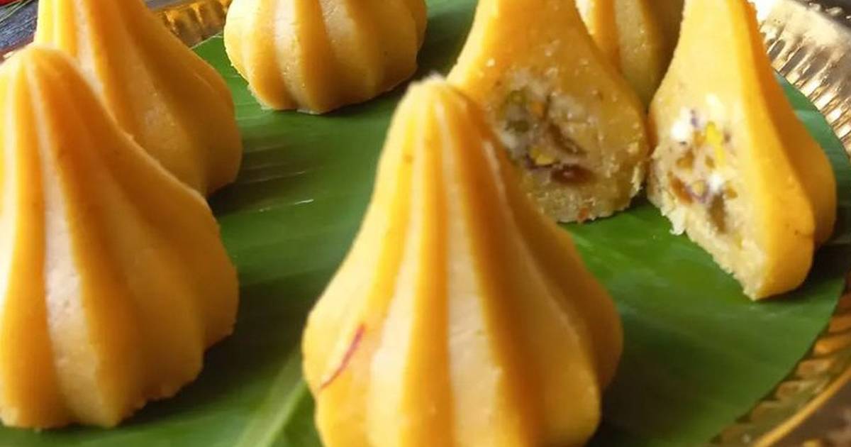 Chakkiwalle Kesar Mawa Modak|Gulten free Safrron Fudge is rich, creamy and delicious Indian sweet that was a great texture.It is absolutely melt in the mouth good and very addictive.