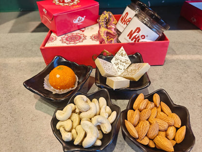 Chakkiwalle Diwali Hampers | ABHIVADAN | Dry fruits | Dry Fruit Sweets  | Diyas | Gifting | Family & Friends