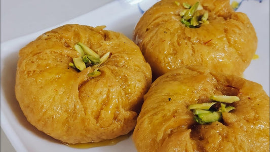 Chakkiwalle Premium Sweet Gift Box Desi Ghee Balushahi (Badusha) Sweet